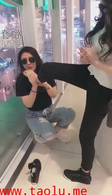 【歌迪丝】商场调母狗，大片_上_