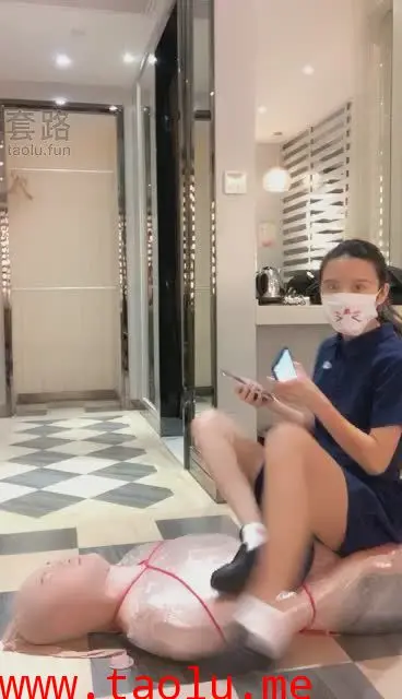 【莫妮卡卡dom】木乃伊强制圣水加高跟鞋踩踏