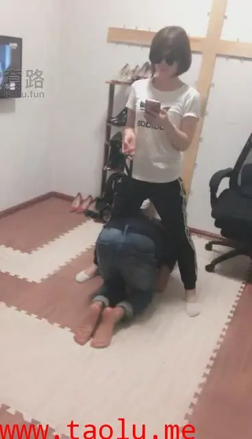 【冷颜女王】数次重度提档，正反手耳光，踹废狗_