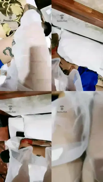 【魔蝎女王】直播间虐狗踢裆脚耳光