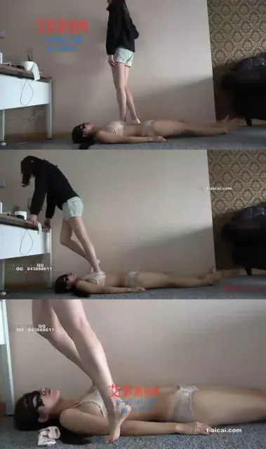 【未知】棉袜帆布鞋践踏调教母狗