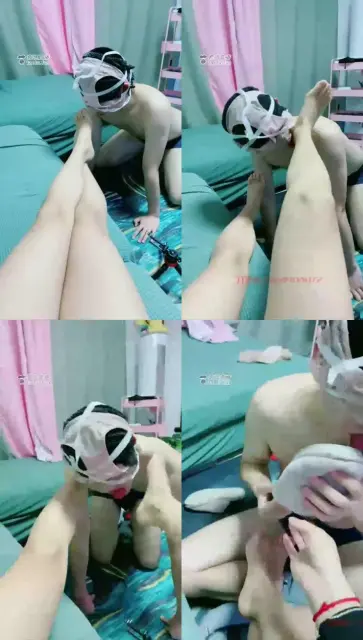 【美离子】疯狂饥渴的一只恶犬，舔裸足