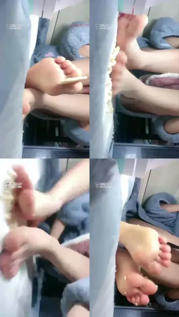 【张忽悠】第一视角踩碎食物混合口水