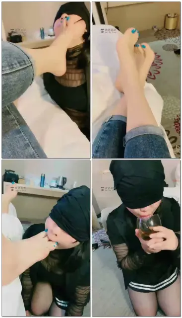 【丹丹S】强制贱女奴给脚口！飞机神片！