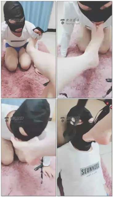 【灵竹S】新买的鞋子玩狗狗,狗狗拼命给主人舔脚,舔鞋