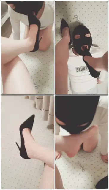 【夏琳】7.25福利，恋足癖，清理鞋底，高跟插嘴，舔脚