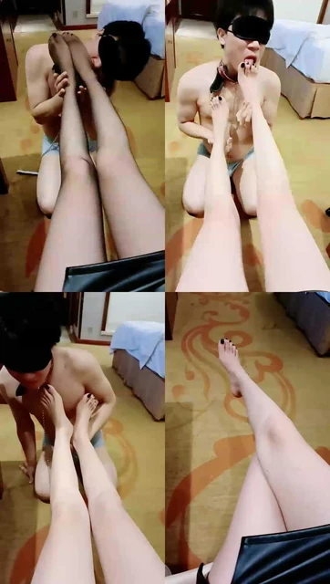 【肆琪】调教狗狗，舔脚，深喉