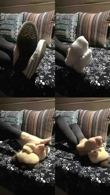 【女王菲主】第一视角粗口羞辱红绿灯运动鞋棉袜【76分钟