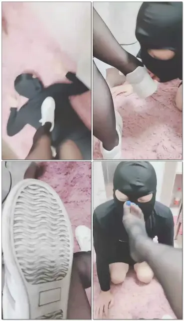 【灵竹】小白鞋配丝袜，狂虐狗