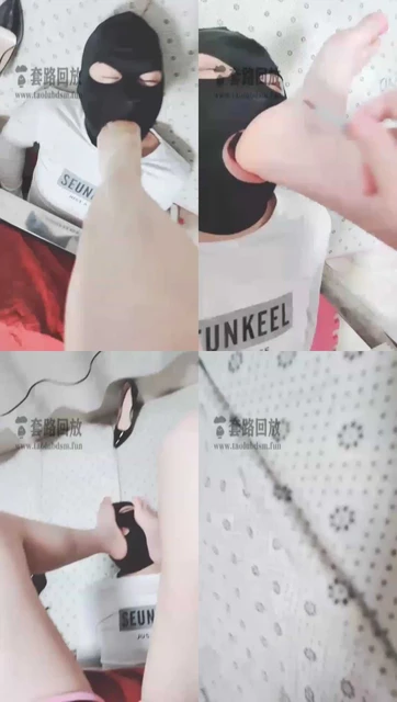 【夏琳】贱狗一边被主人深喉，一边得吃脚皮