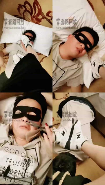 【妃妃S】最长时间踩脸，吃丝袜，耳光（小贱MT）