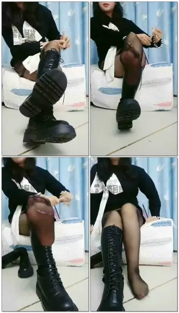 【情侣月儿s】第一视角红绿灯，长靴下的贱狗