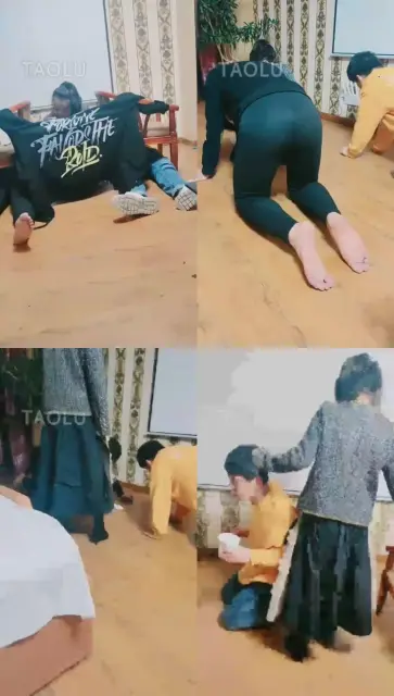 【逗逗s】完全犬化双奴抢食黄金