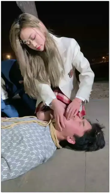 【二宝ss】户外调教骑马钻胯喝洗脚水