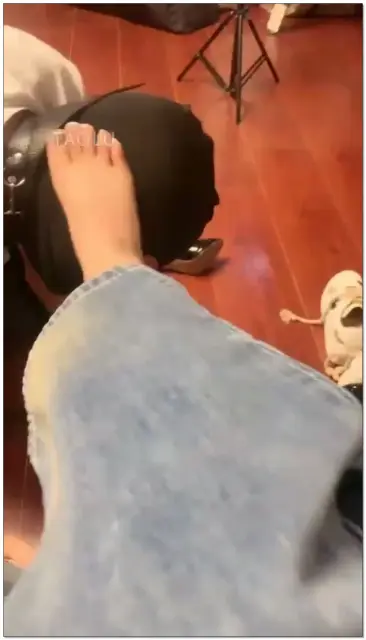 【桃桃老师】舔脚