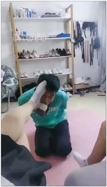 【Audrey、雪儿】双主调教棉袜闻鞋束缚