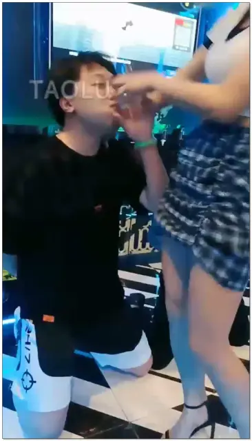 【滔滔】KTV被玩