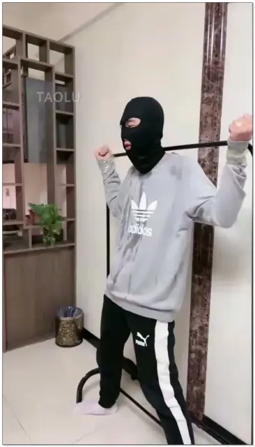 【蠢儿教头】裤子里竞然偷喷了狗不接受的我偏玩