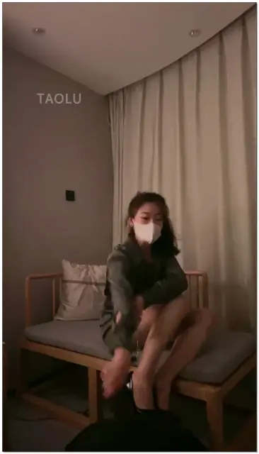 【禾未】暴虐贱狗滔，耳光，提档，鞭打，按摩服侍，骑马，羞辱虐待，连续耳光