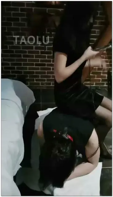 【海绵大大s】调教女奴口水耳光滴蜡