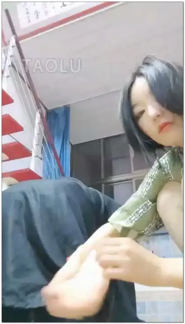 【沉鱼圣上】渴望高跟鞋的践货，全体重高跟踩踏