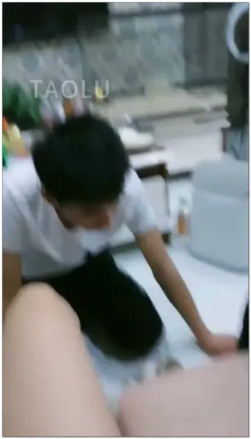 【傲柔】双主双奴腿绞窒息，美腿夹脖子