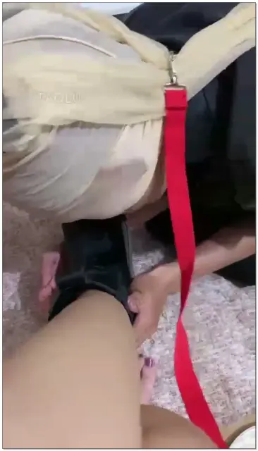 【鬼鬼（洁）s】开发路人小哥诱惑他喝脚牛奶让他感觉做dog的快乐最后jing到处she