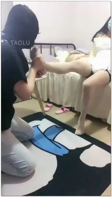 【桃子老师】妈妈狠狠教训儿子