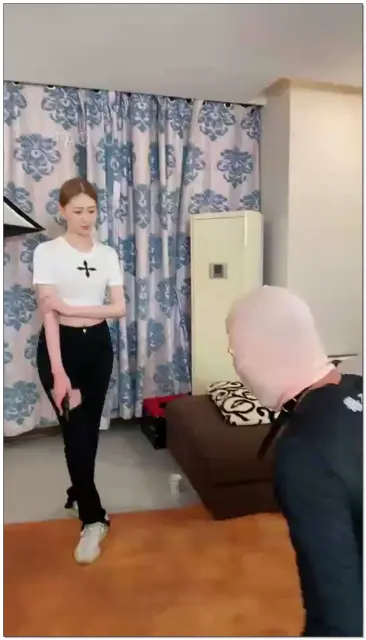 【二宝ss】前一场被踢的蛋肿的老大，不缓解拉上场直接再踢加电击，这狗要死不活