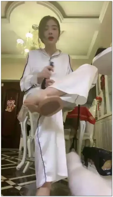 【C皇】第一视角红绿灯睡衣+黑丝