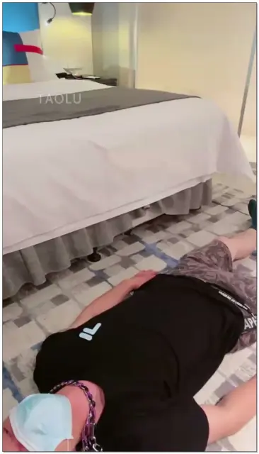 【玖玖呀】鞭打耳光踩踏喂食