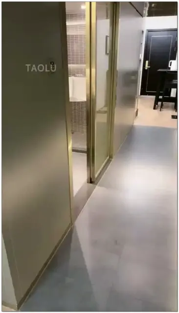 【依艺S】清理鞋底耳光口水圣水舔脚