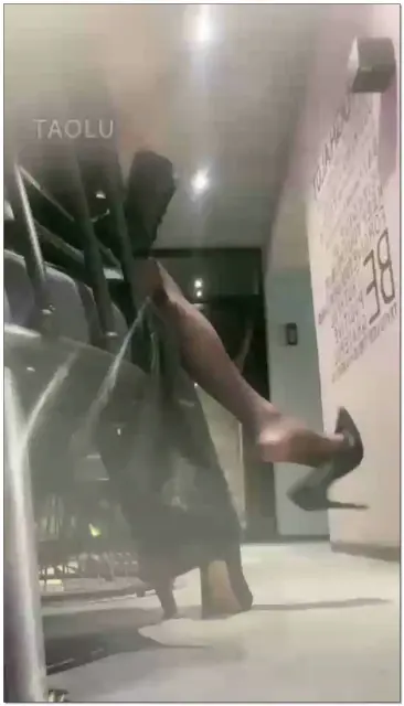 【歌迪丝】户外舔脚机器