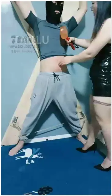 【唯雅S】调教虐腹J，一拳一拳砸到M奔溃求饶