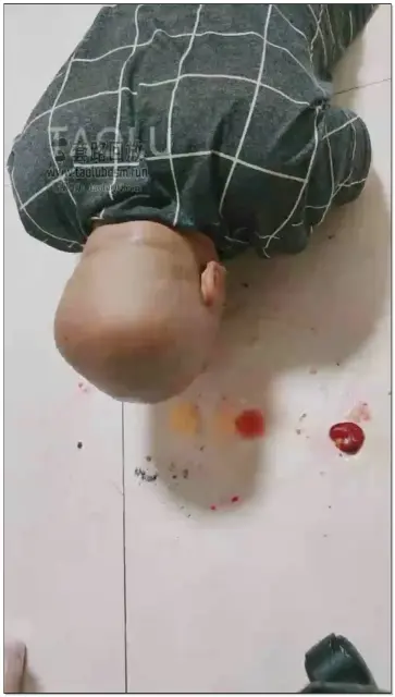 【彤彤s】踩踏脚喂食