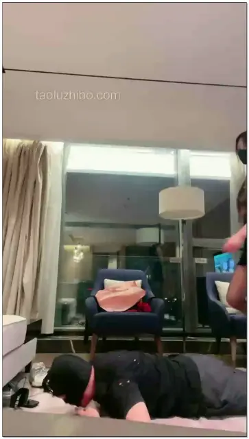 【仙女殿下】后妈虐儿子，耳光钻胯舔脚