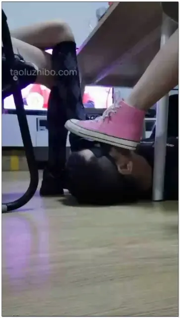 【文文文文】帆布小皮鞋无意识踩踏