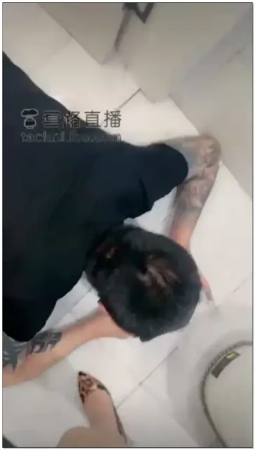 【樱桃大大】高跟玩弄贱狗