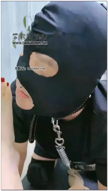 【迪迪呀S】舔脚骑马清理鞋子