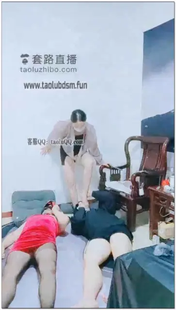 【馨然s】跳舞后大晚上两条家奴伺候我