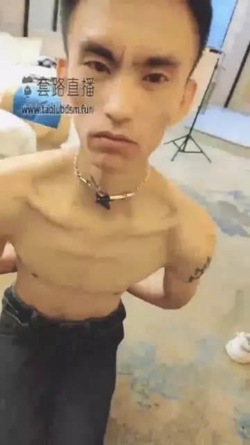 【柠萌小主s】调教狗蛋给你踢爆