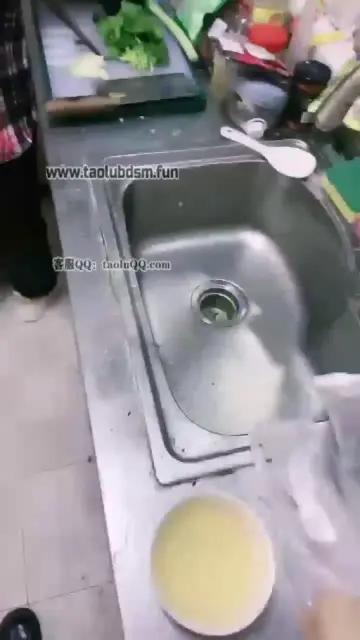 【罗宾】给他老婆饭里加点料