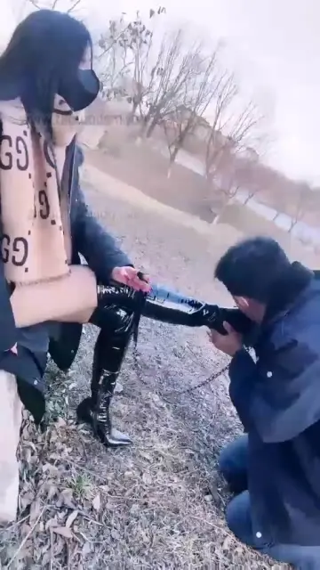 【薇娅大小姐】户外踢裆