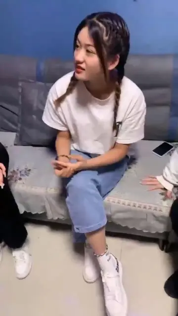 【与精神小妹的那些事】被社会女青年暴打