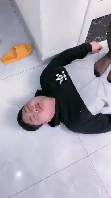 【麋鹿银儿】重度踩踏舌头