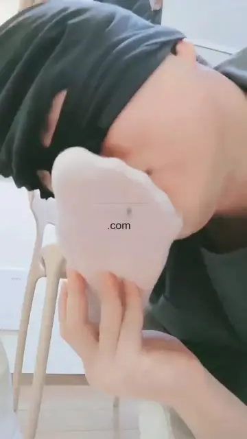 【妮蔻】用嘴清理女王的靴子