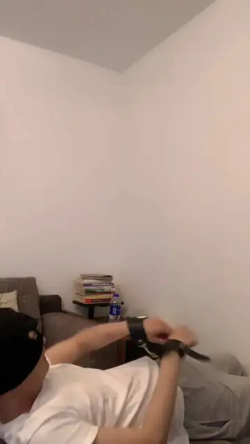 【宝爷】牛仔裤高跟鞋踩踏脚奴