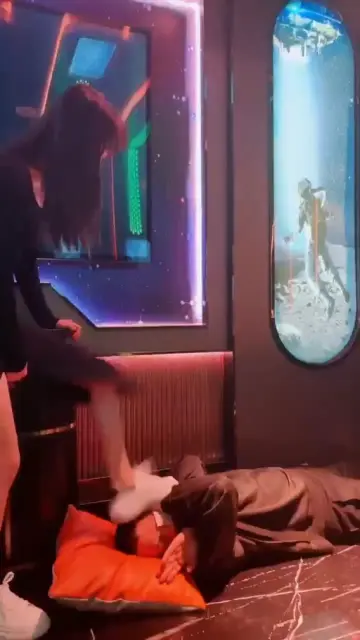 【与精神小妹的那些事】双S歌厅里调教