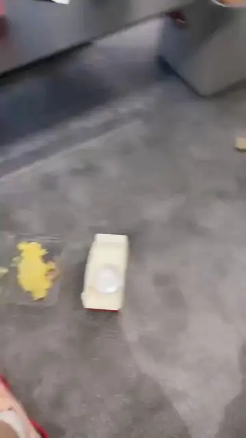 【茶茶】我和闺蜜玩一个四眼脚奴