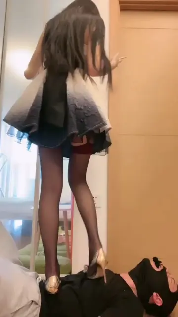 【奈奈】再女神的高跟鞋下